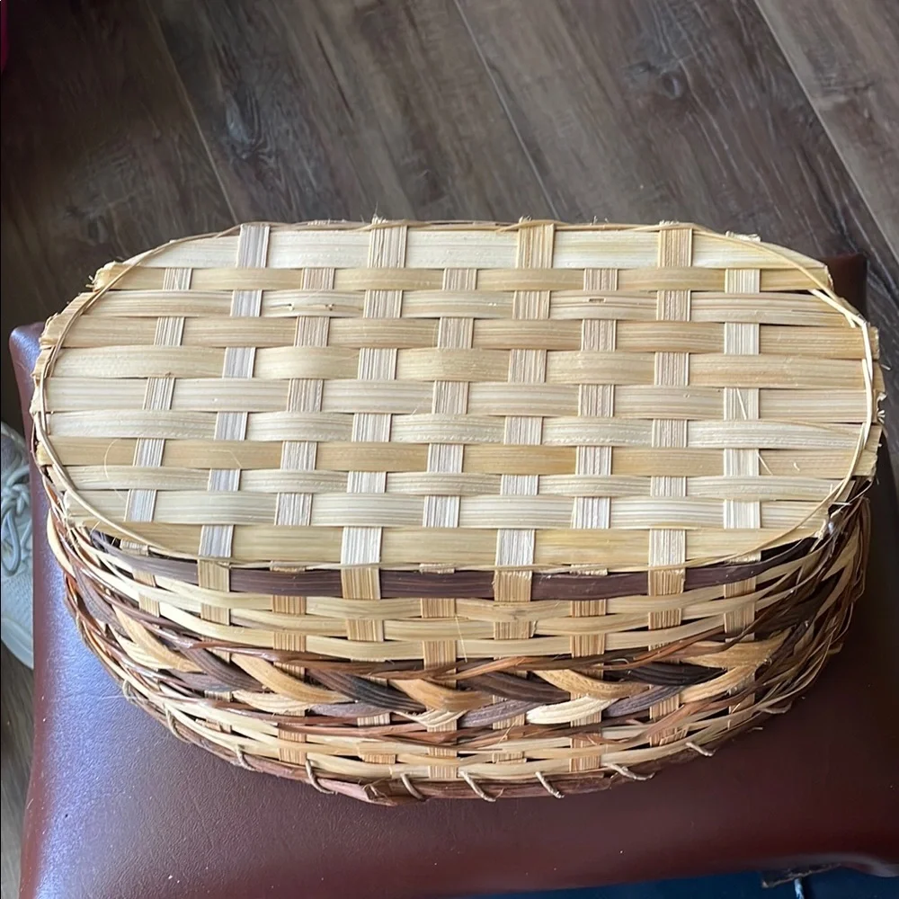 VTG Woven Basket with Clear Liner